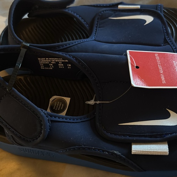 NWT Nike Youth Sunray Adjust Sandle — Youth Size 2 - Picture 7 of 9